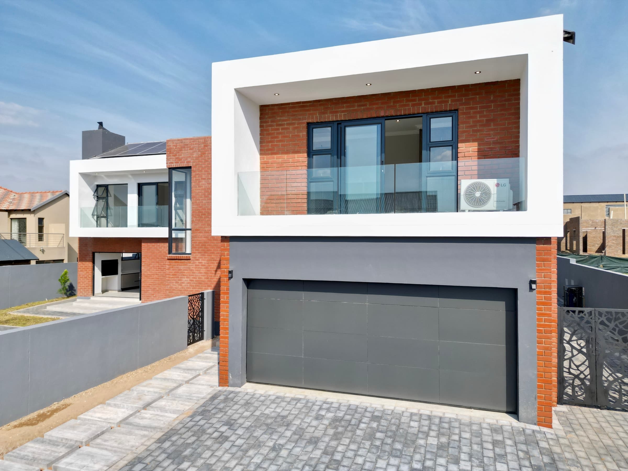 Residence IV — Brick — Exterior