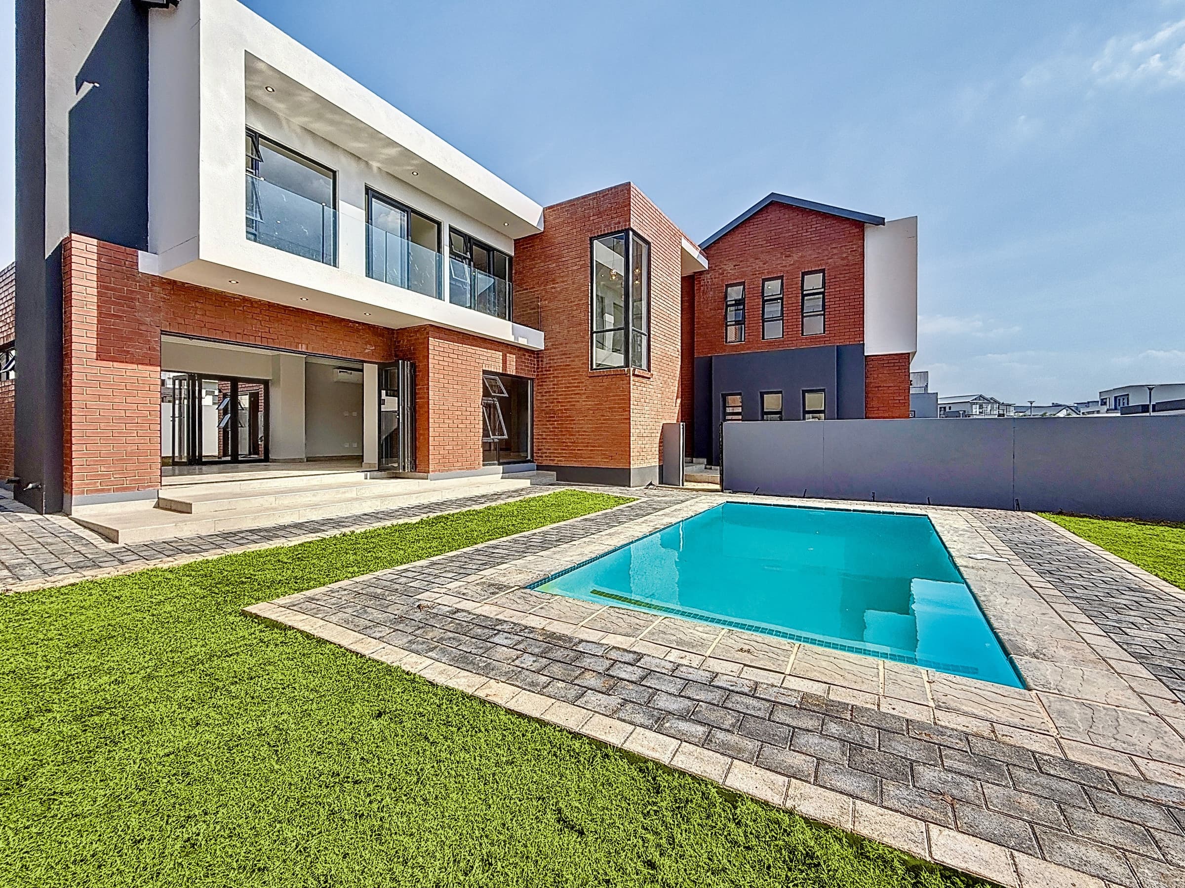 Residence IV — Brick — Interior