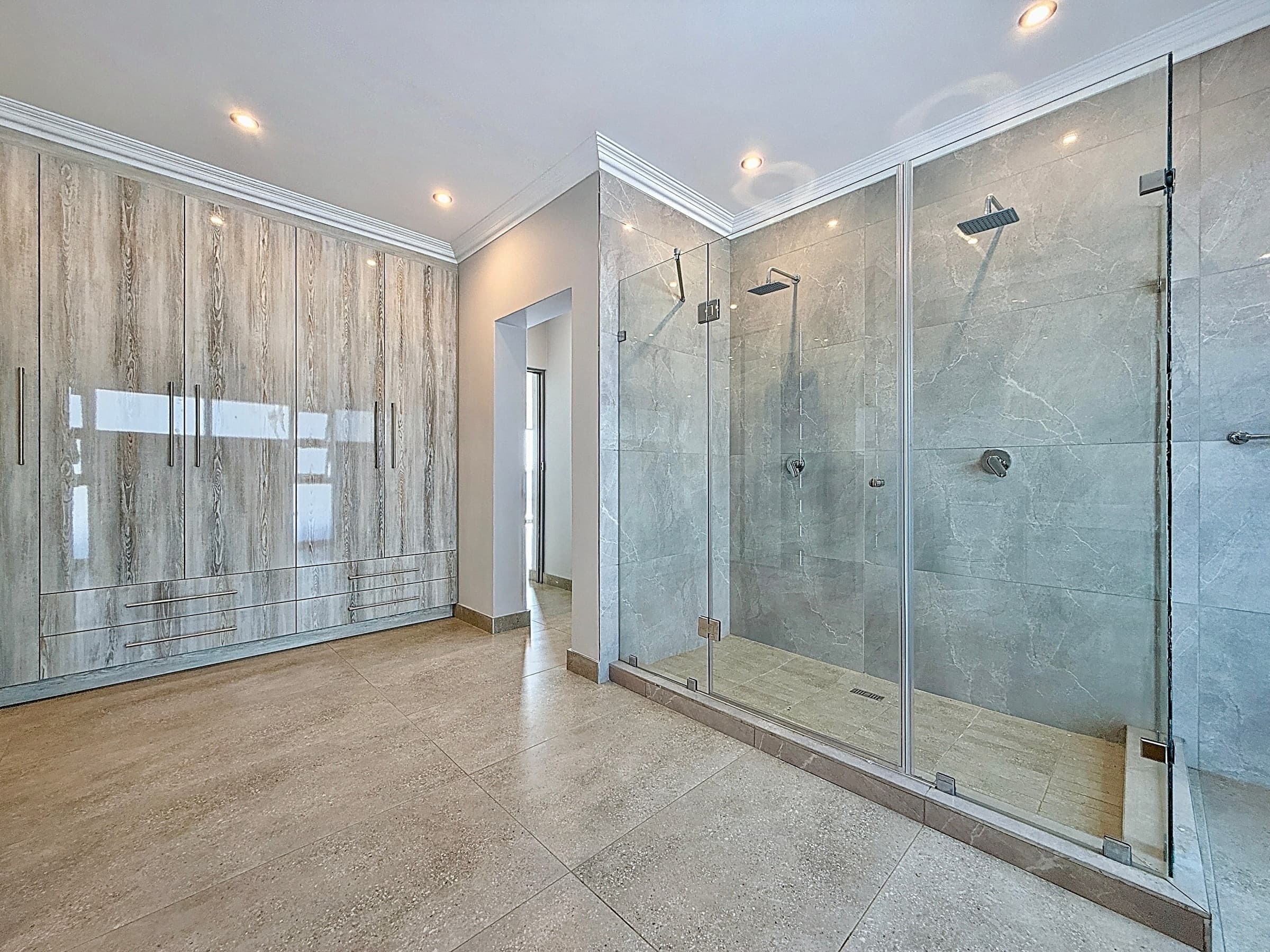 Residence IV — Brick — Interior