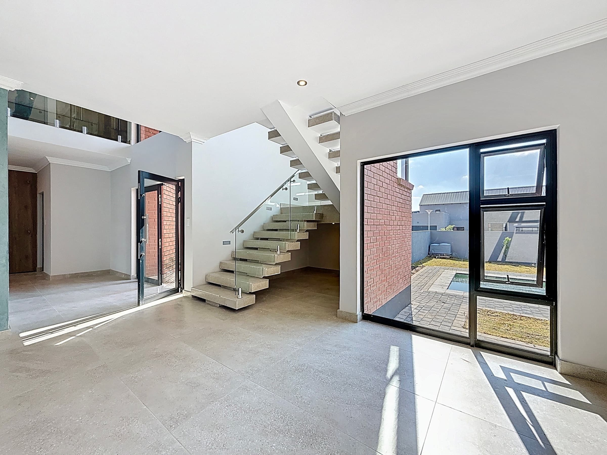 Residence IV — Brick