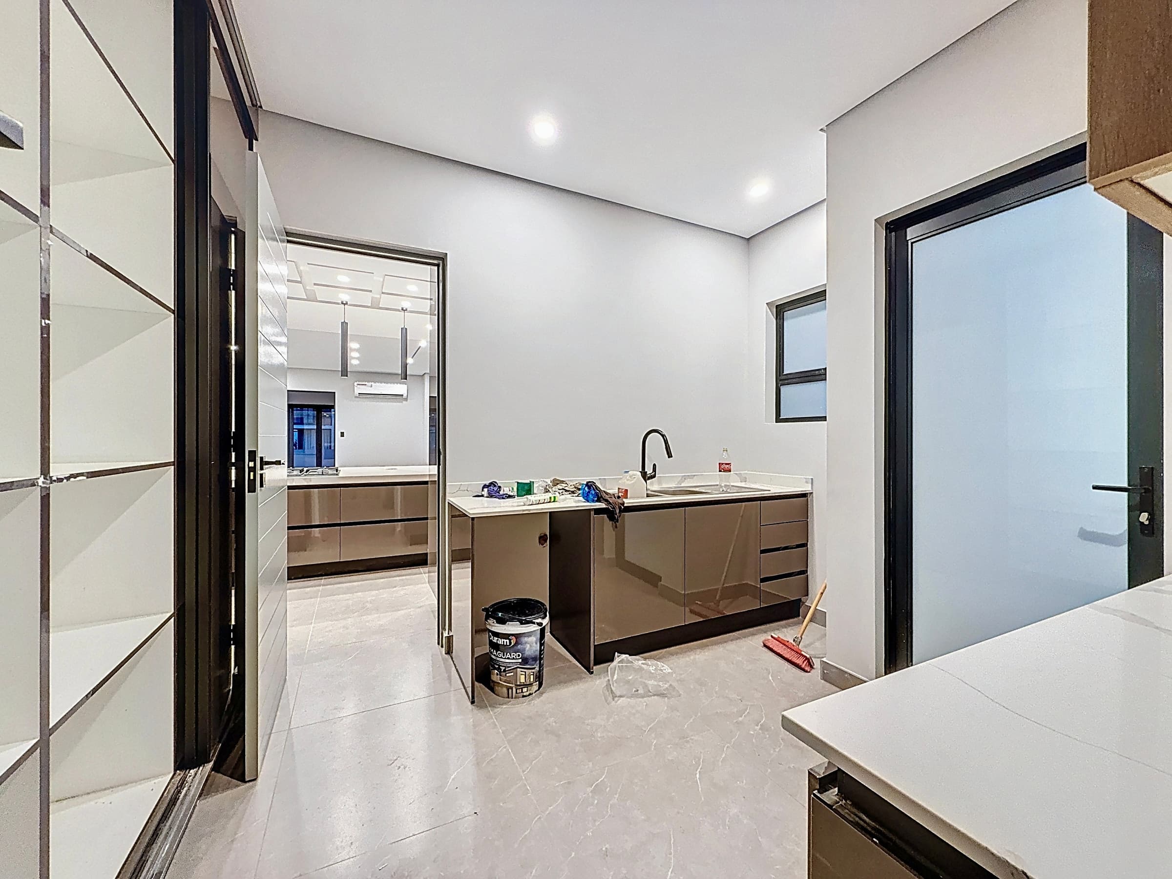 Residence V — Pivot — Exterior