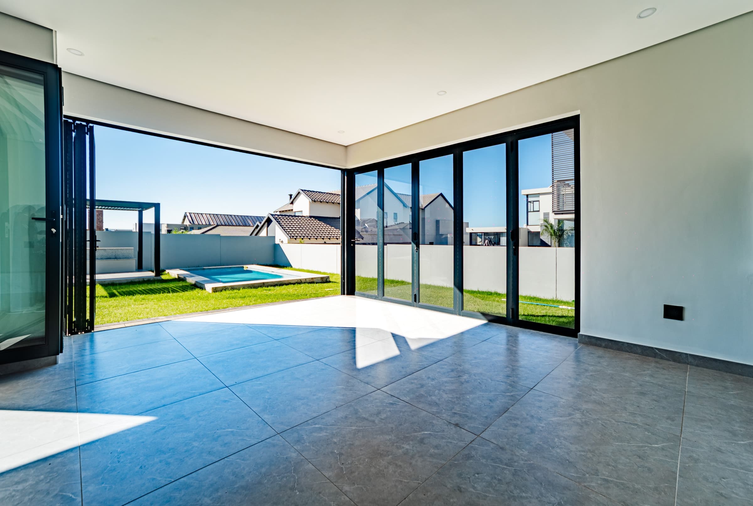 Residence I — Twilight — Interior
