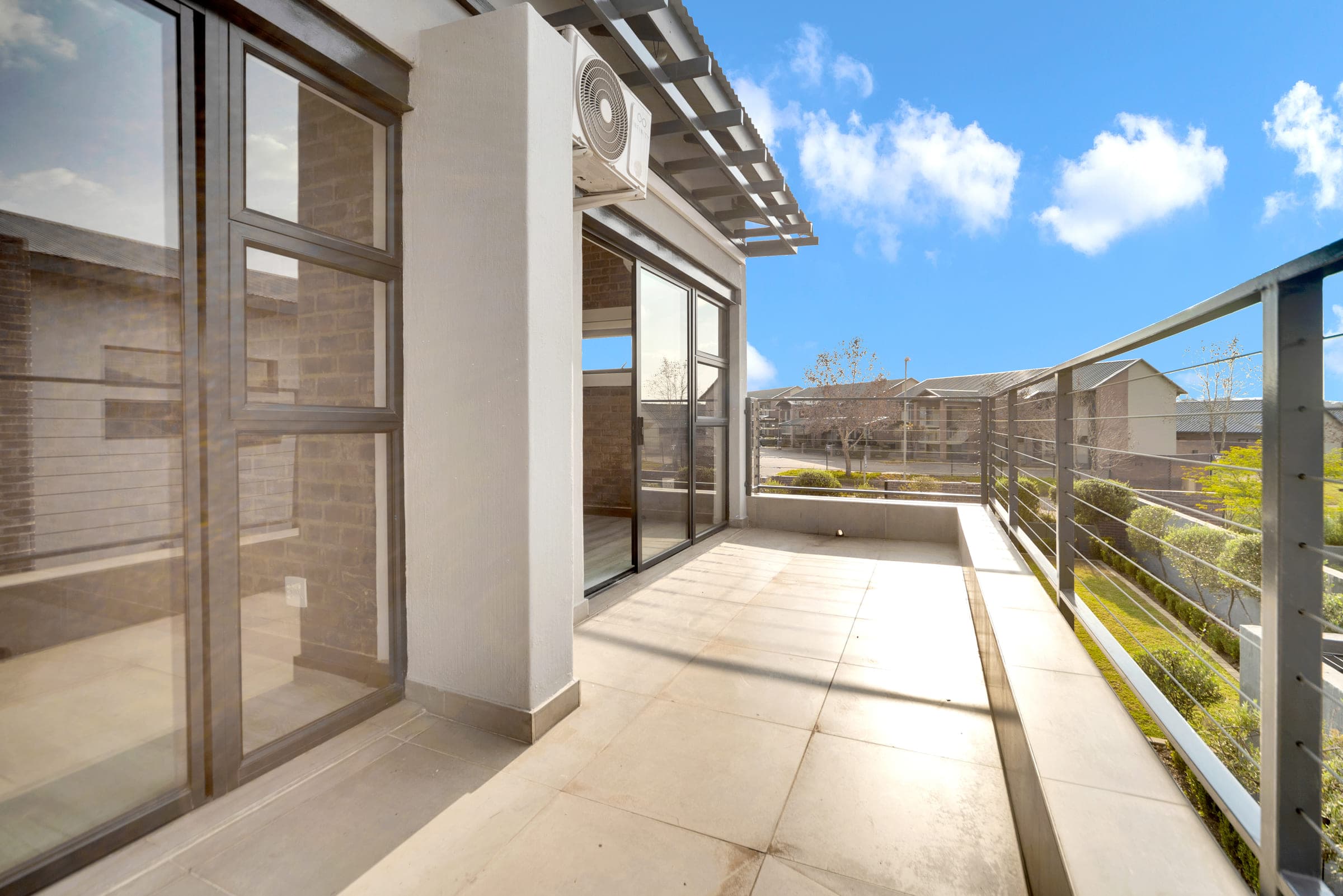 Residence VI — Portal — Exterior