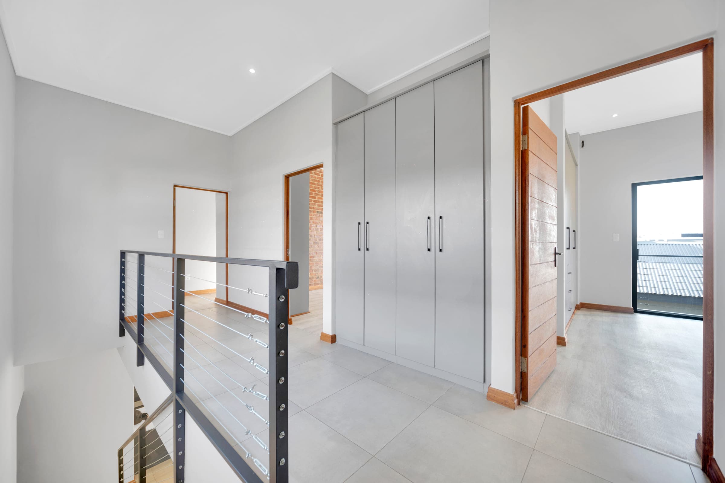 Residence VI — Portal — Interior