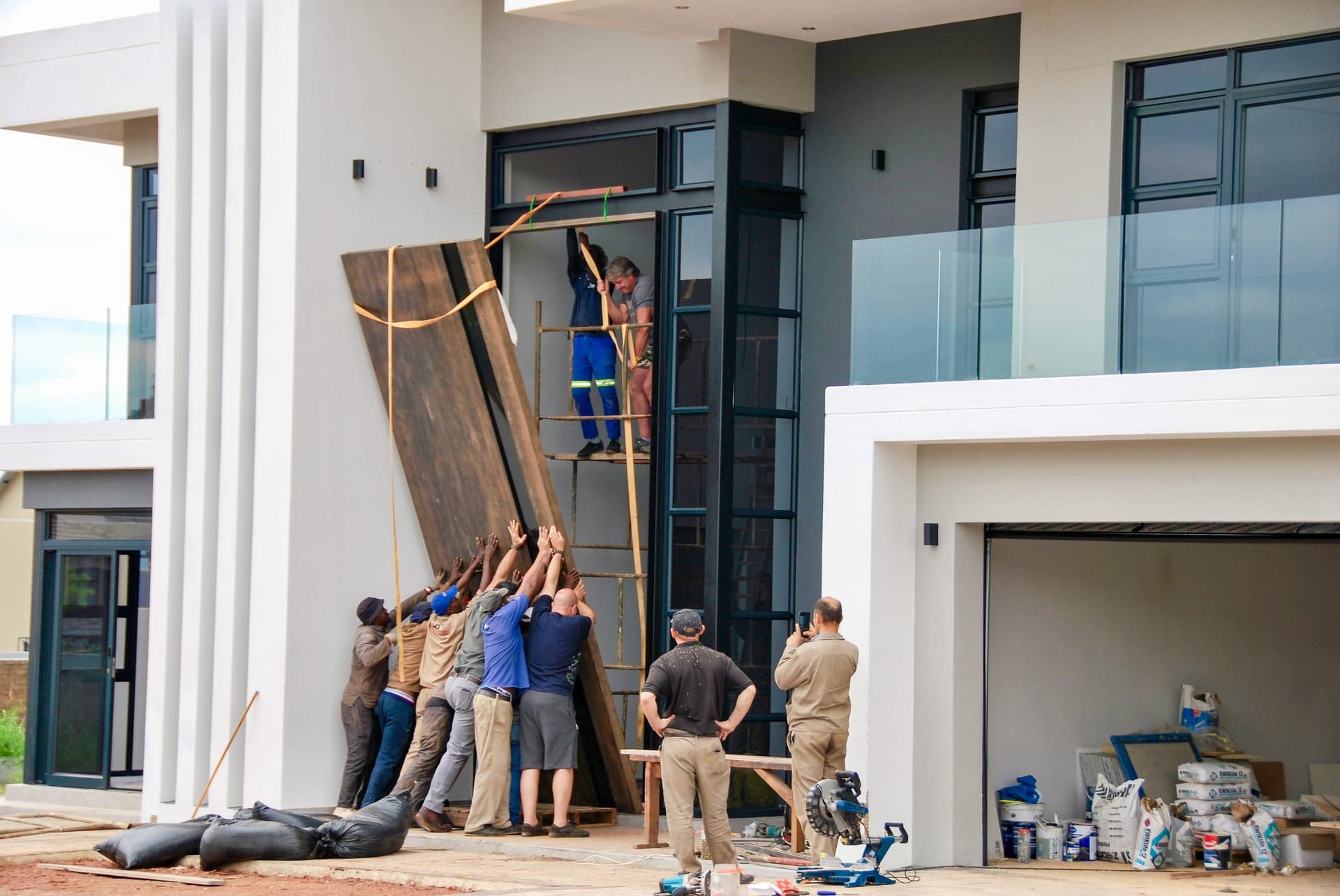 Skydouny on site — team photograph 19 of 21